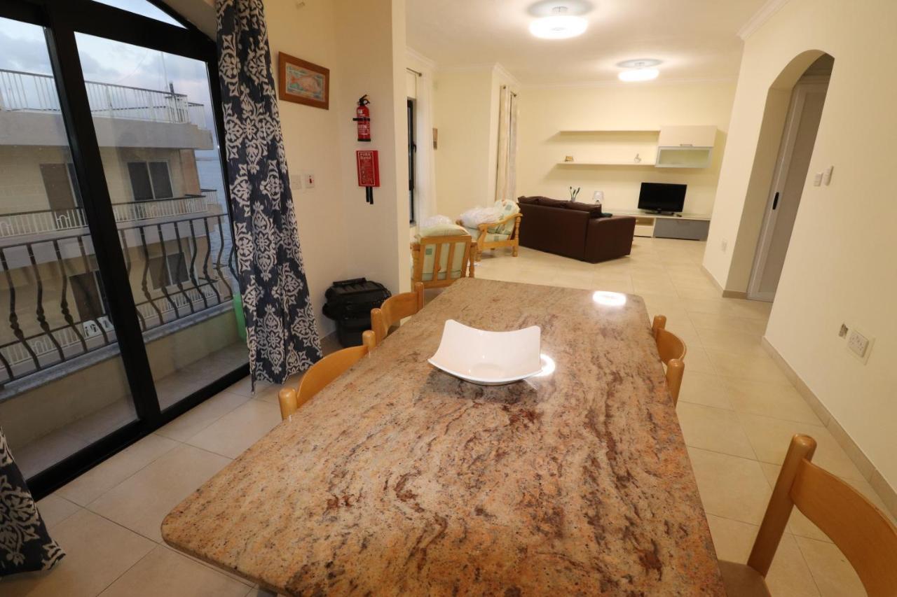 Appartamento The Sea Just Across The Road - Flat 3 St. Paul's Bay Esterno foto